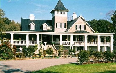 visit magnolia plantation during stay at Linwood